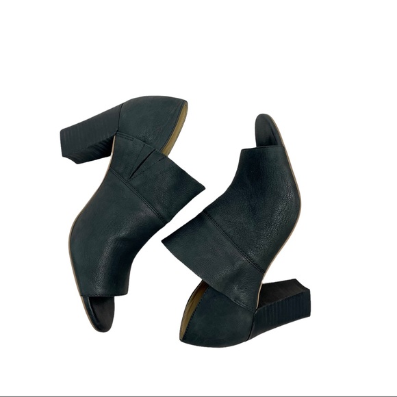 Me Too Women's Adam Tucker Black Leather McKenna Heel Sandal Bootie Size 6.5 - Picture 9 of 14